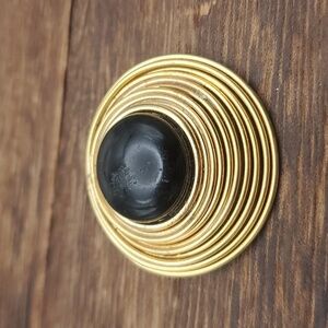 Spun‎ lace eternal grace onyx brooch estate vintage B608